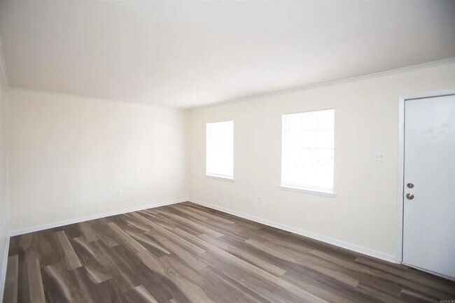 Building Photo - 13324 Alexander Rd