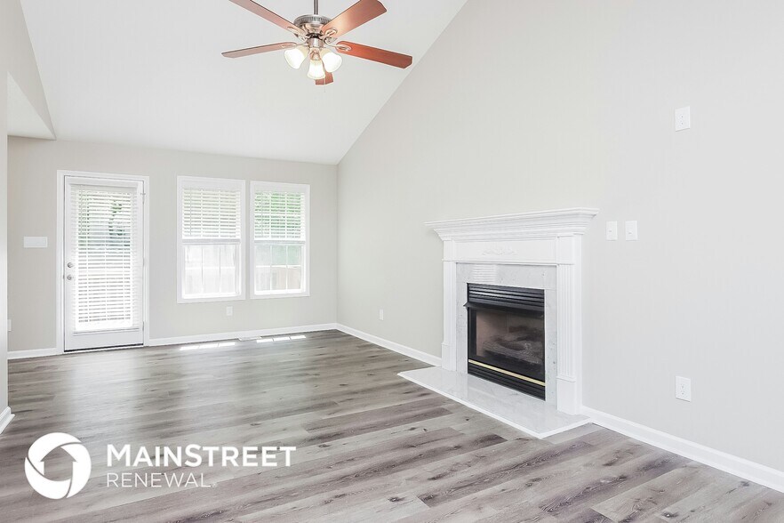 Building Photo - 1433 Smokey Mountain Dr