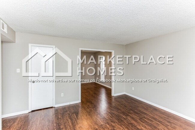Building Photo - 3668 Barberry St