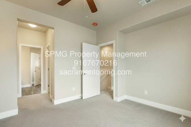 Building Photo - 141 Electric St