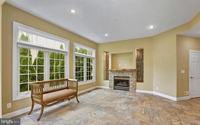 Building Photo - 2054 Madrillon Rd