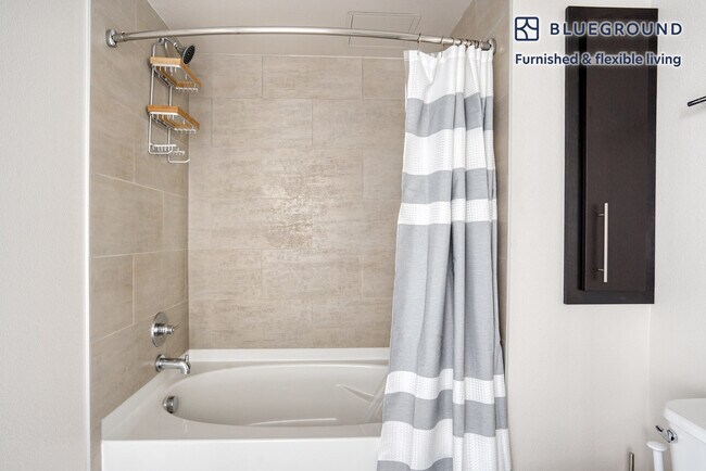 Building Photo - 299 Franklin St