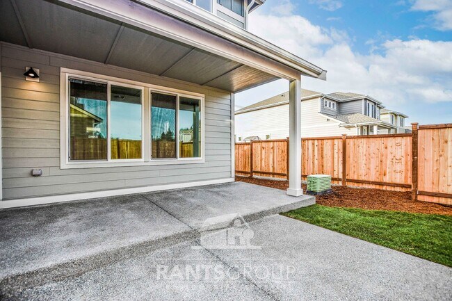 Building Photo - Easy freeway access! Newer subdivision!