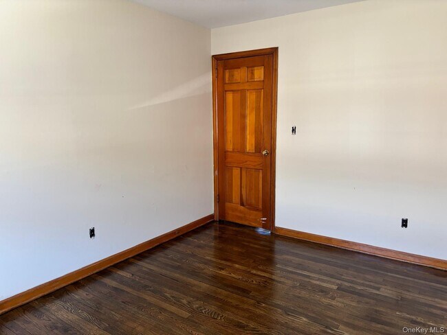 Building Photo - 3 NY-17