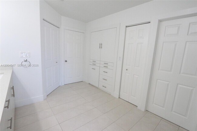 Building Photo - 7392 NW 112th Ct