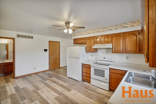 Building Photo - 1839 SE 43rd Terrace