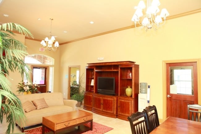 Living Room - Plainview Vistas