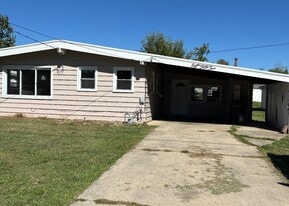 Building Photo - 852 Deborah St