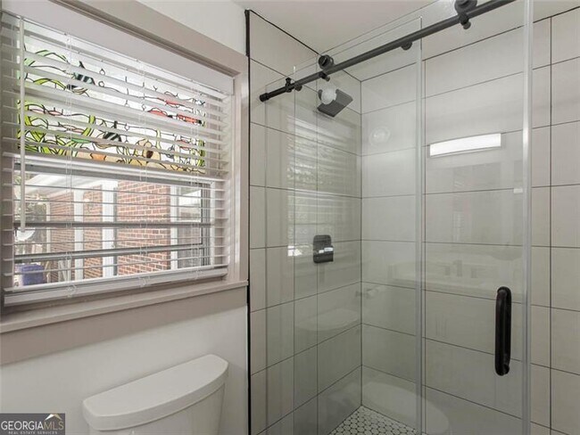 Building Photo - 1572 Berkeley Ln NE