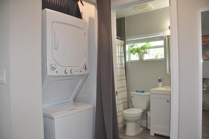 Building Photo - 1216 NW 6th Ct