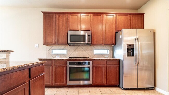 Building Photo - 2301 Giddens Dr