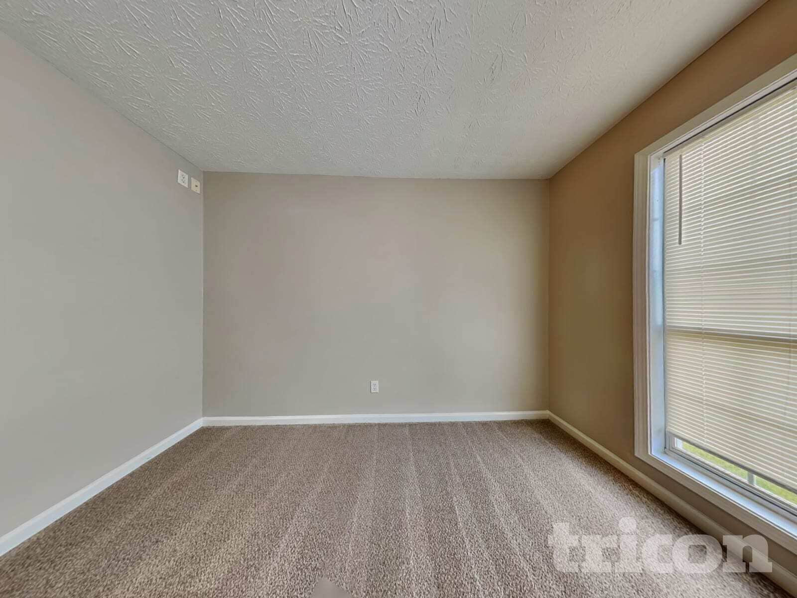 Building Photo - 1685 Nottingham Way