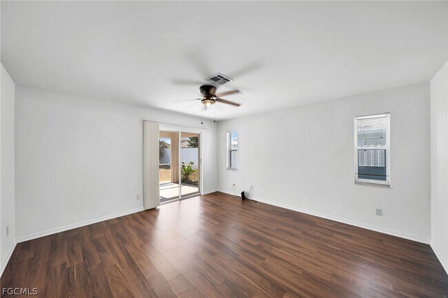 Building Photo - 1044 SE 11th St