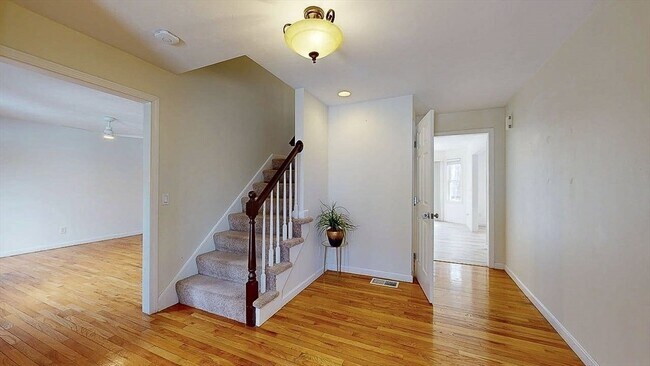 Building Photo - 12 Coldbrook Rd