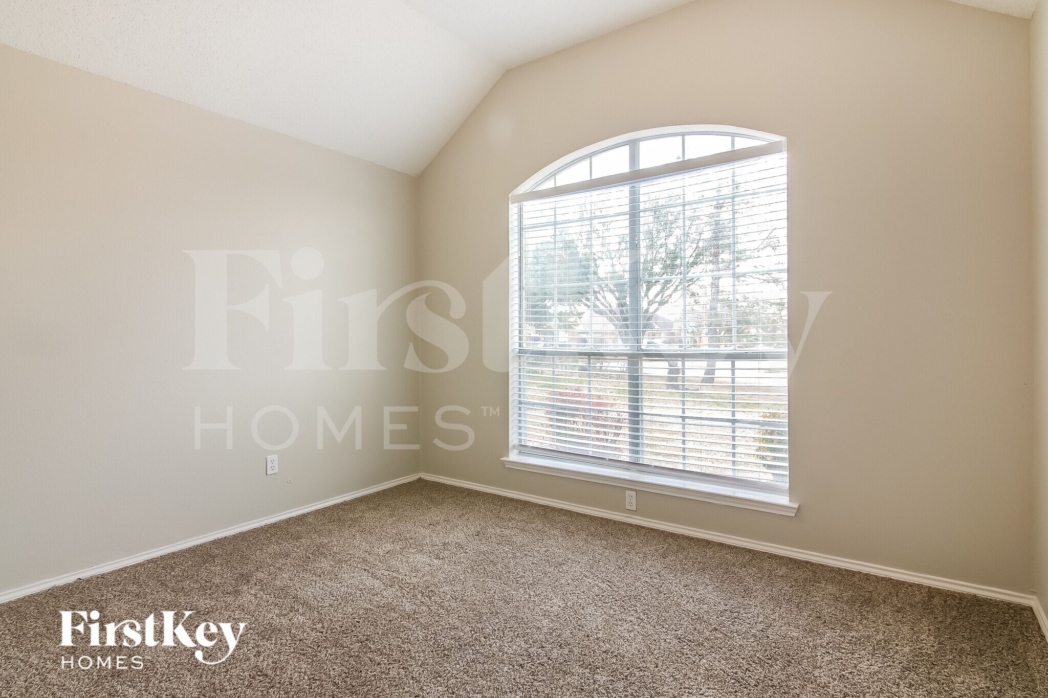 Building Photo - 903 Hillwood Ct