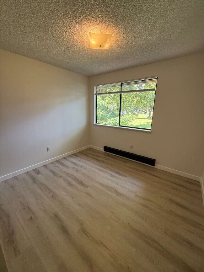 Building Photo - Hidden Gem in Auburn Available Now!