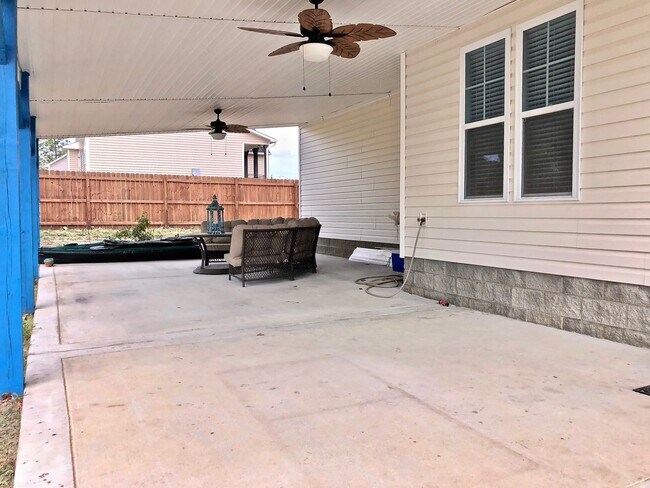 Building Photo - 4 Bedroom, 2.5 Bath in Trotters Bluff in Harnett County Close to Bragg!