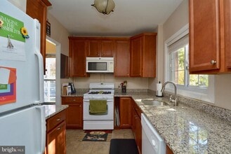 Building Photo - 3436 Martha Custis Dr