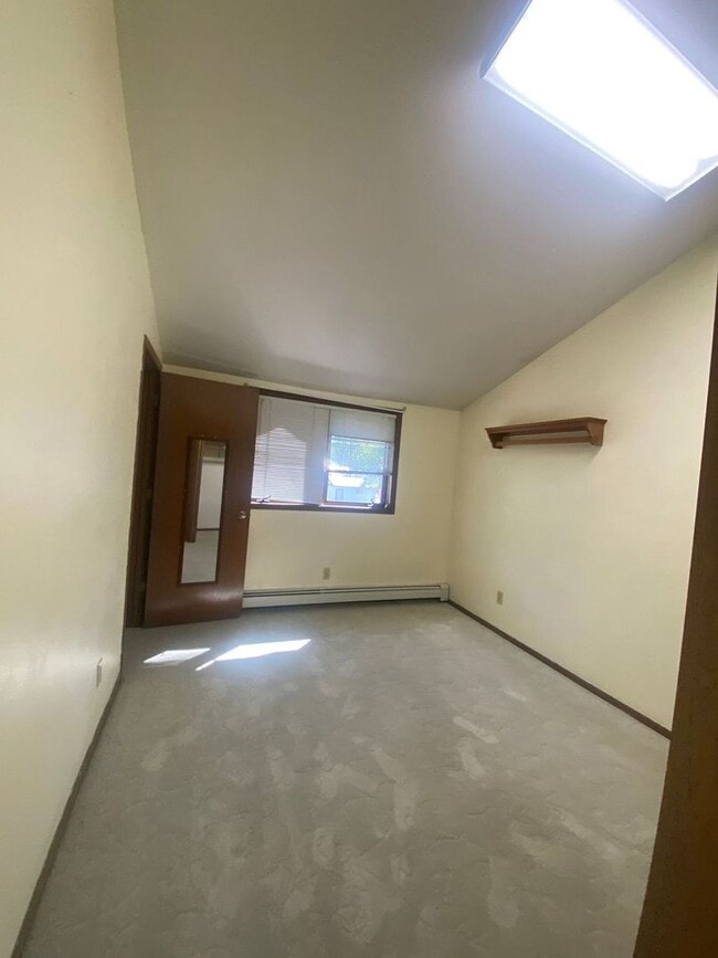Building Photo - 708 Perry St