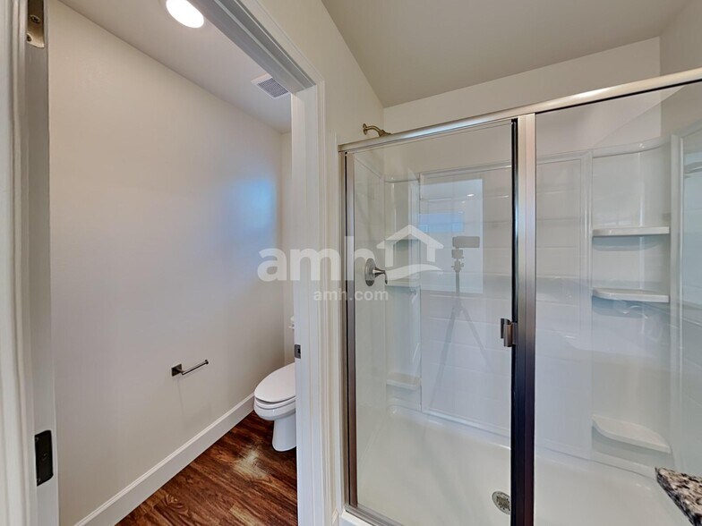 Building Photo - 33047 Lookout Ln