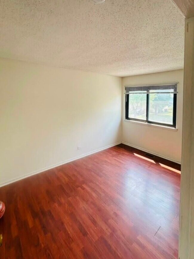 Building Photo - 1744 DeForest Ln