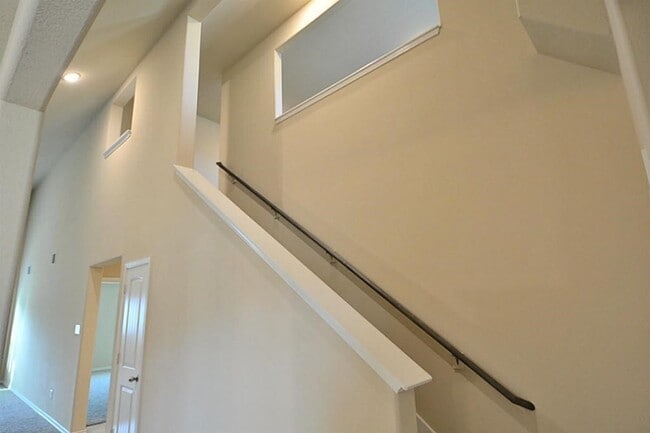 Building Photo - 1810 Bravos Manor Ln
