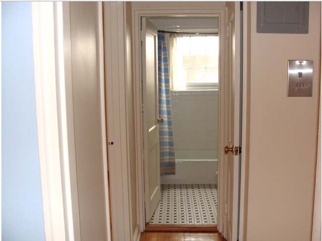Building Photo - Heat, Hot Water Included, Parking Included.