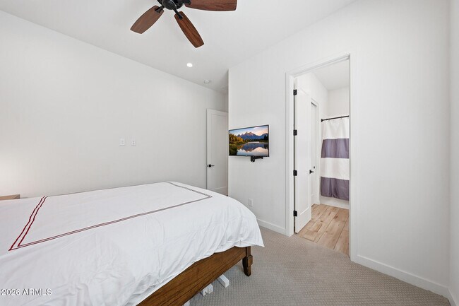 Building Photo - 4416 E Roy Rogers Rd