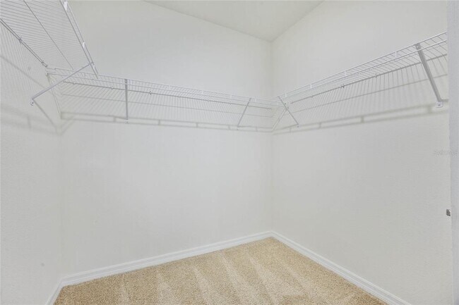 Building Photo - 652 Greymount St