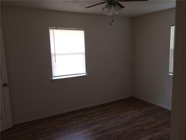 Building Photo - 600 Pacific St E