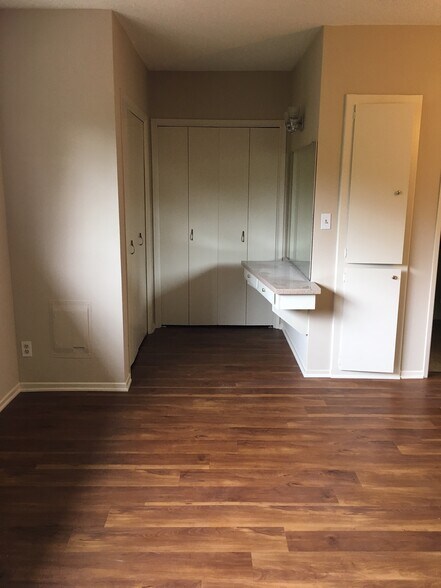 Building Photo - 5422 Quakertown Ave