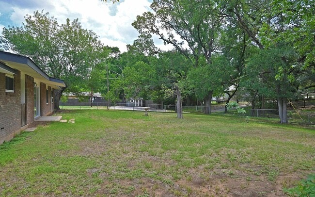 Building Photo - 5204 Bedford St