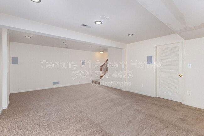 Building Photo - 9780 Lorraine Carol Way