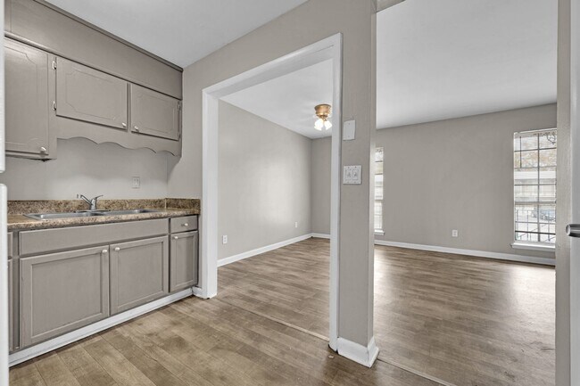 Building Photo - 3225 Avenue S
