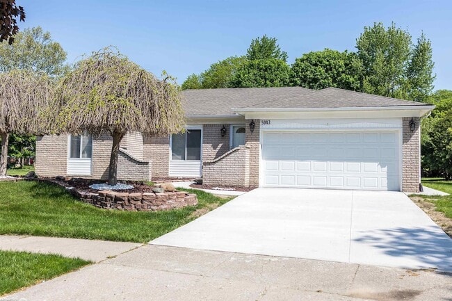 Building Photo - 5043 Tyler Dr