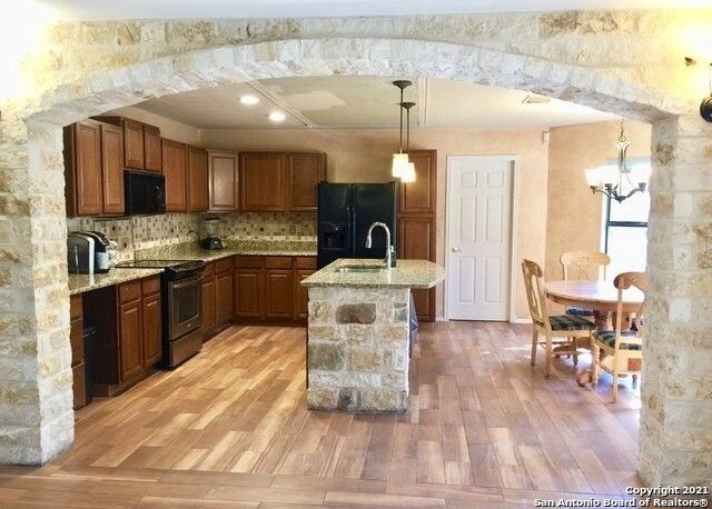 Building Photo - 10935 Hamlen Park Dr