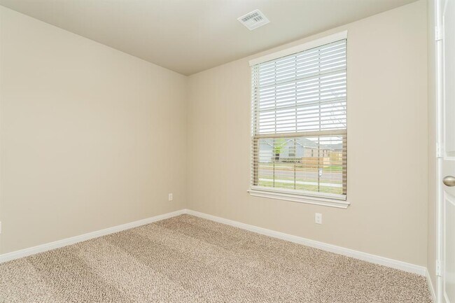 Building Photo - 901 NW 6th St