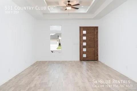 Building Photo - 531 Country Club Dr