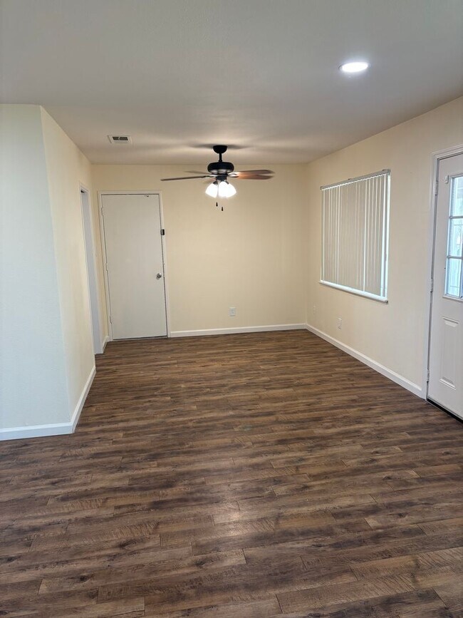 Building Photo - 3 B/D 2 B/A HOUSE IN MARYSVILLE AVAILABLE NOW
