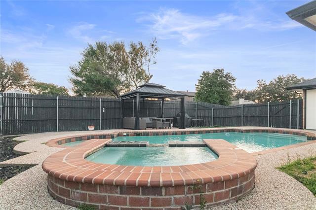 Building Photo - 2620 Carmel Dr