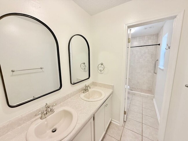 Building Photo - 5949 Rolling Greens Dr