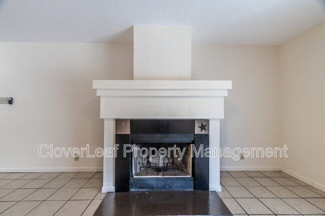 Building Photo - 1045 Stone Trail