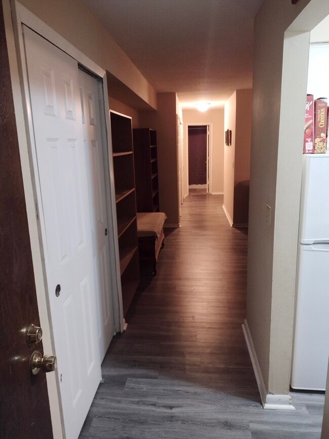 Building Photo - 900 9th Ave S