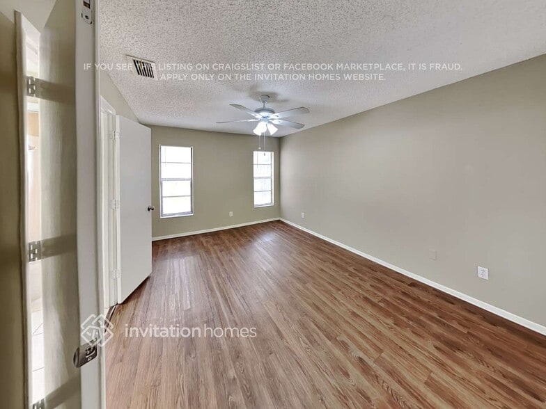 Building Photo - 8918 Exposition Dr
