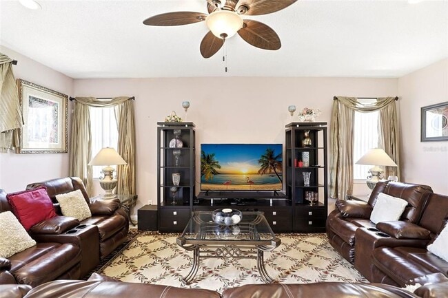 Building Photo - 824 Lake Biscayne Way