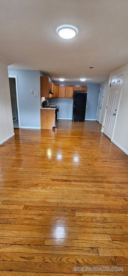 Building Photo - 18 Belmont St