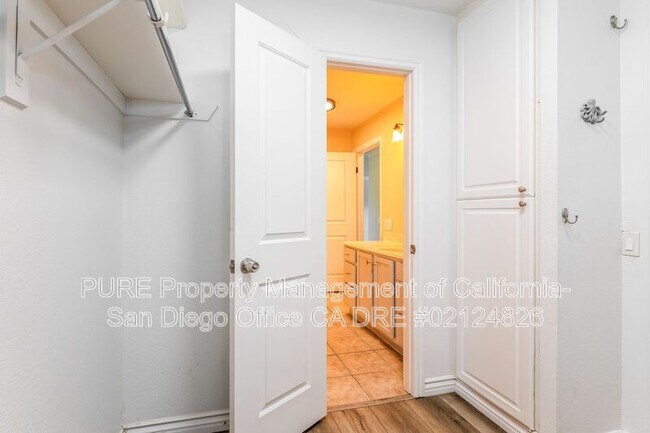 Building Photo - 321 Rancho Dr