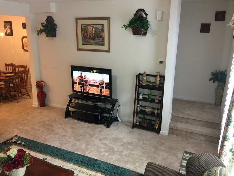 Building Photo - 748 Maypearl Ln