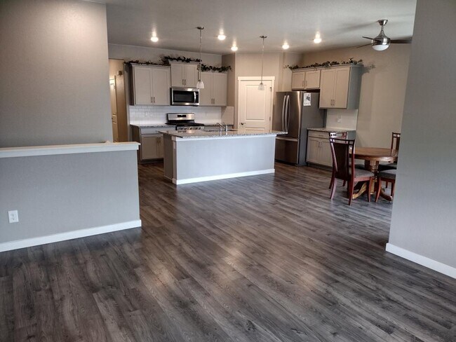Building Photo - 14563 Piedmontese Dr