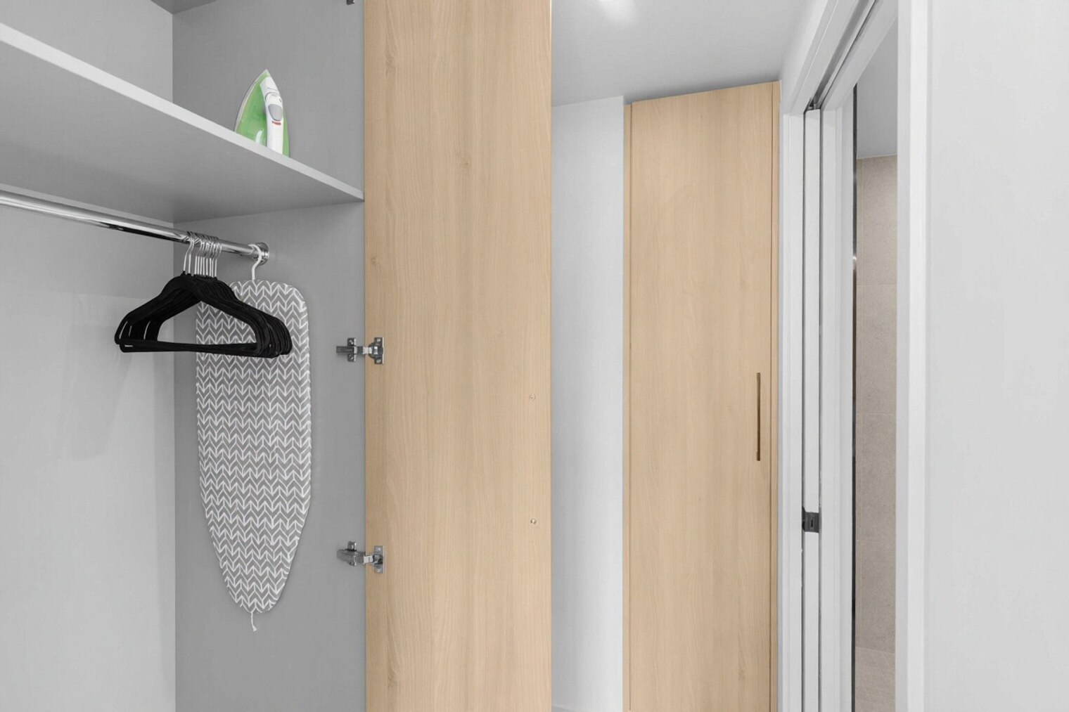 Building Photo - 501 NE 1st Ave